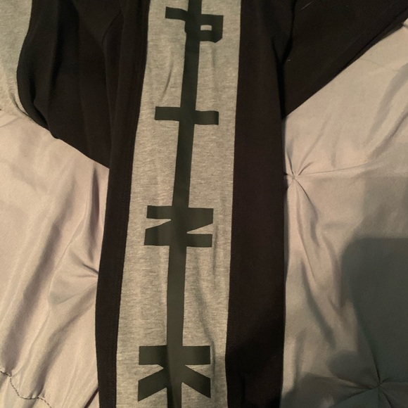 VS PINK YOGA LEGGINGS - Picture 3 of 4